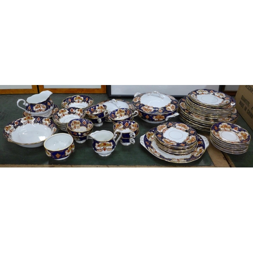 817 - A Royal Albert four setting dinner service, Heirloom pattern, purchased 1960s, dinner, tea and side ... 