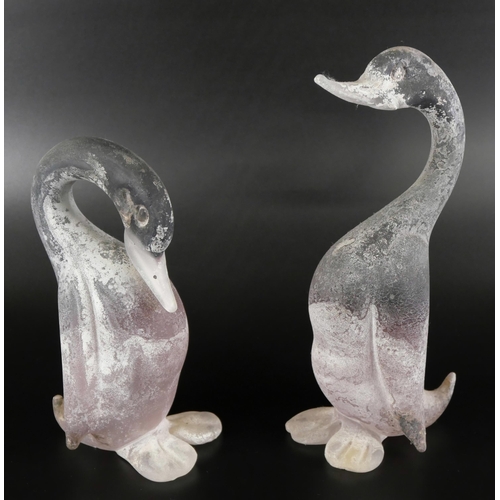 823 - A group of glass; two ducks and three mid-20th Century pieces of art glass