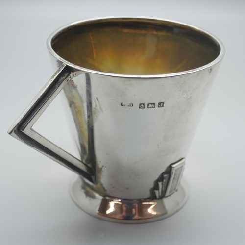 897 - An Art Deco silver cup, Birmingham 1933, 132g