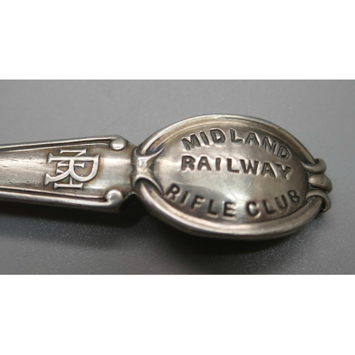 907 - A set of five silver spoons, Midland Railway Rifle Club by Elkington & Co., 157g, and a plated Rifle... 