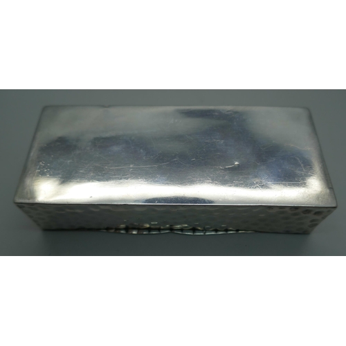 921 - An Arts and Crafts hammered silver box, William Comyns, London 1905, 76g, 102mm wide