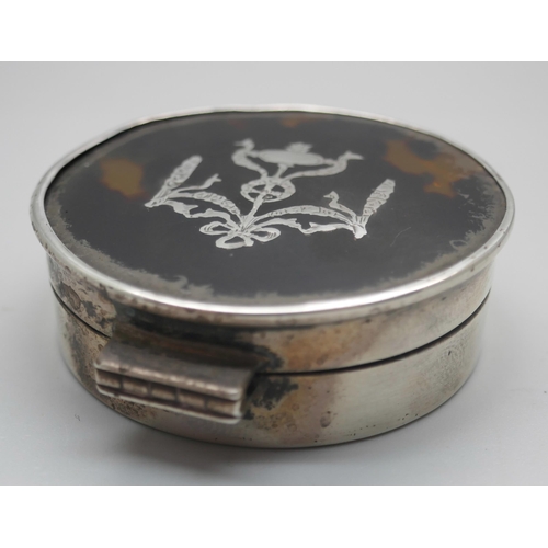 925 - A circular silver and tortoiseshell box, London 1918, 55mm diameter