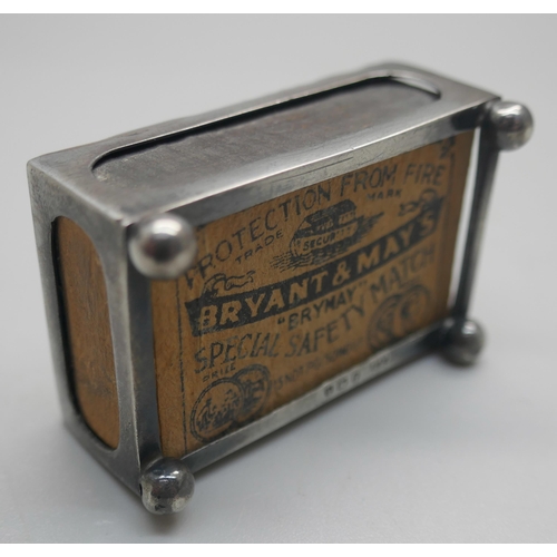 927 - A Victorian silver embossed matchbox holder, Birmingham 1900