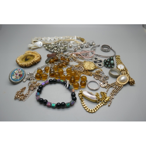 979 - A collection of costume jewellery including a Jasper Conran necklace, paste brooch, silver earrings,... 