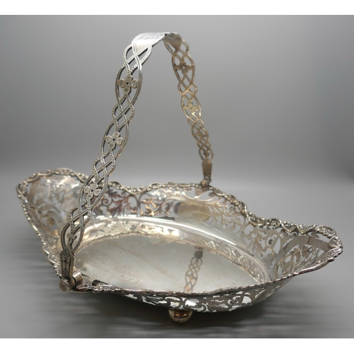 994 - A pierced silver fruit basket with handle, London 1904, 408g, 28.5cm