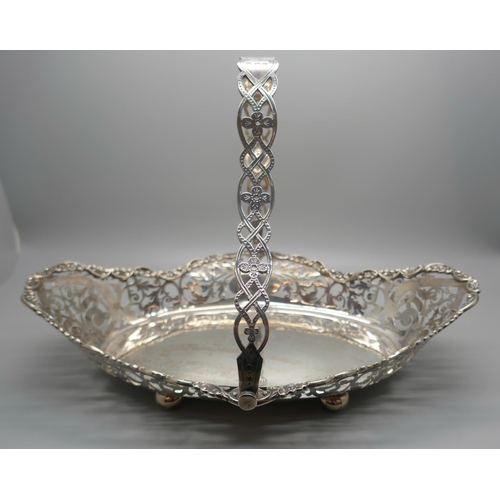 994 - A pierced silver fruit basket with handle, London 1904, 408g, 28.5cm