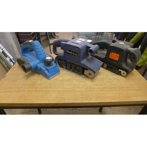 2008 - A selection of 3 Power tools including: a Silverline wood plane (DIY710W), failed electrical test du... 