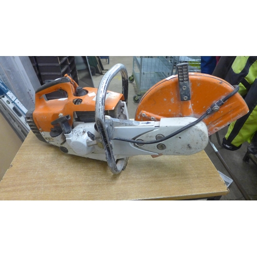 2015 - A Stihl ts400 stone cutting saw