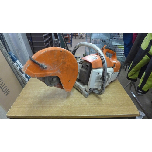 2015 - A Stihl ts400 stone cutting saw