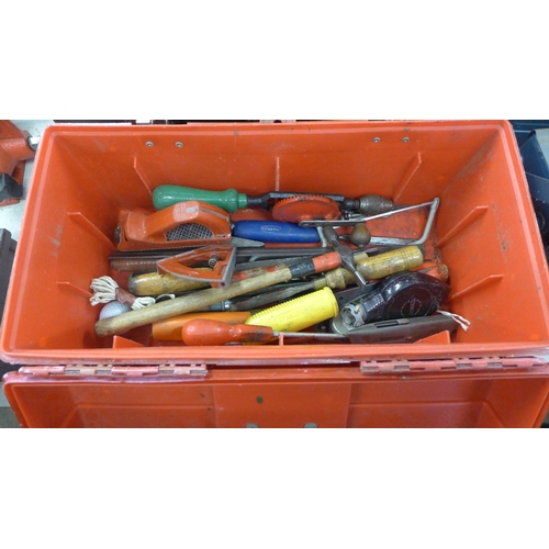 2033 - 3 Empty metal tool boxes and two plastic tool boxes of hand tools including - screwdrivers, knifes, ... 