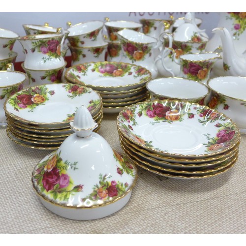 817A - Royal Albert Old Country Roses teawares