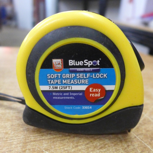 2042 - Three 5m Blue Spot self-lock tape measures and three 7.5m Blue Spot self lock tape measures