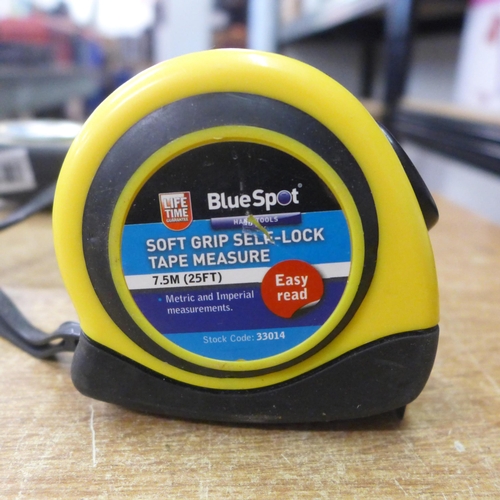 2043 - Three 5m Blue Spot self-lock tape measures and three 7.5m Blue Spot self lock tape measures