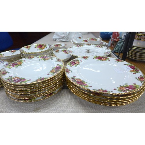 817B - Royal Albert Old Country Roses dinnerwares