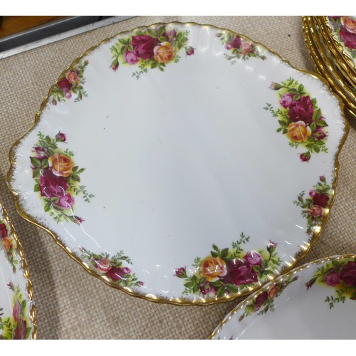 817B - Royal Albert Old Country Roses dinnerwares