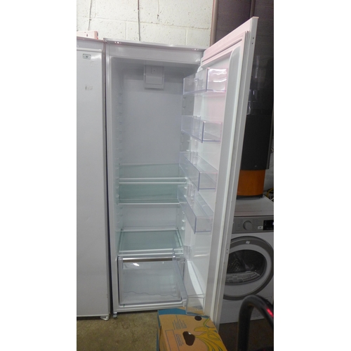 2146 - A Zanussi integrated tower fridge (2RDN18FS1)