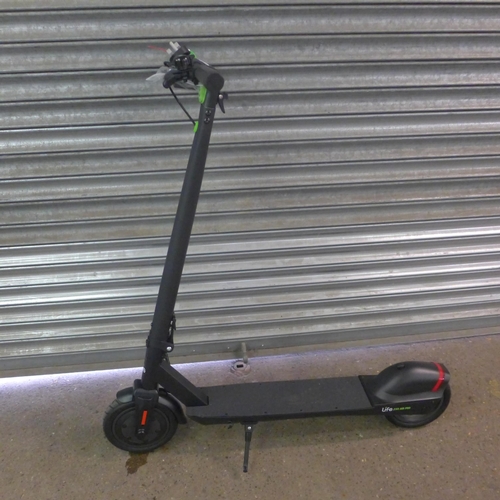 2173 - An Electric Life 250 Air Pro electric scooter with charger - Police repossession