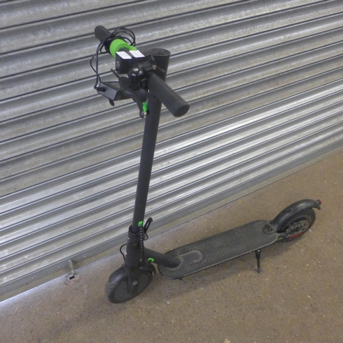 2174 - A Life 250 Arc electric scooter - Police repossession