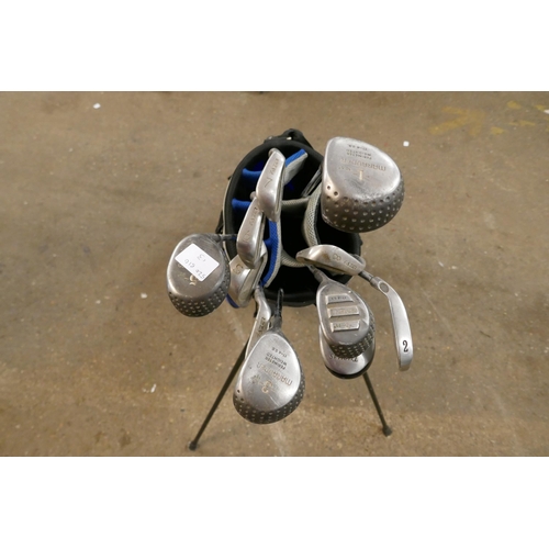 2182 - 3 Golf bags with various golf clubs