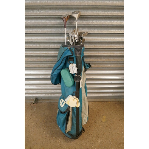 2182 - 3 Golf bags with various golf clubs