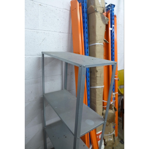 2239 - A Clarke heavy duty boltless racking (CS4600BO) and a 4-tier shelving unit