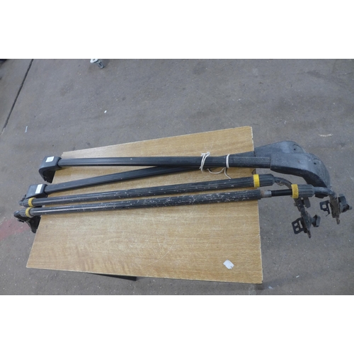 2262 - 2 Sets of roof bars