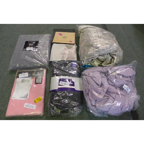 3214 - Assorted bed linen, mixed sizes & styles *This lot is subject to vat