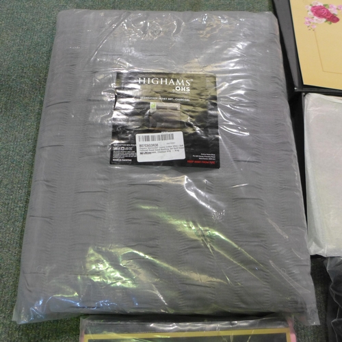 3214 - Assorted bed linen, mixed sizes & styles *This lot is subject to vat