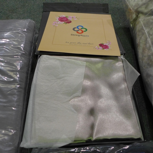 3214 - Assorted bed linen, mixed sizes & styles *This lot is subject to vat