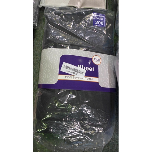 3214 - Assorted bed linen, mixed sizes & styles *This lot is subject to vat