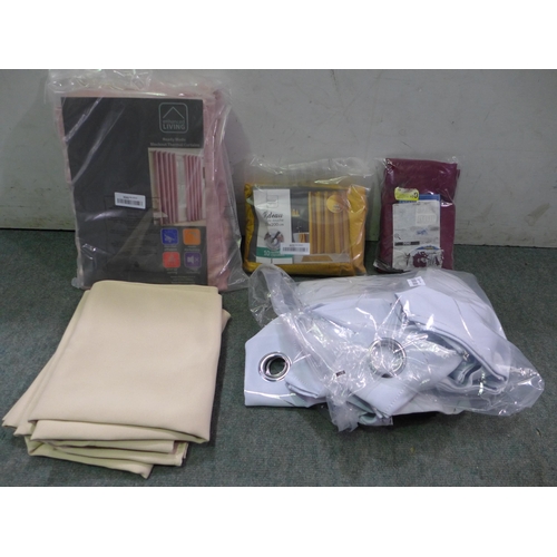 3216 - Assorted curtains, mixed sizes & styles *This lot is subject to vat