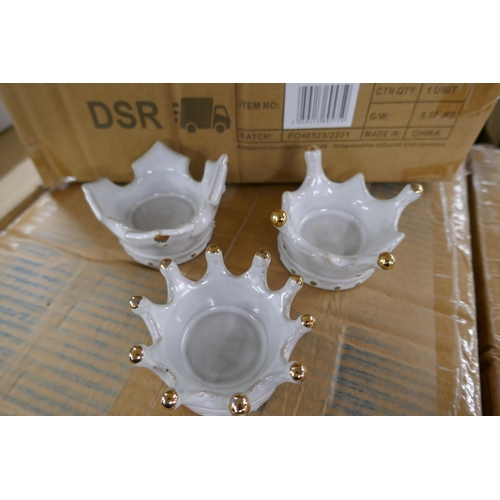 2316 - 5 Boxed white and gold crown tealight holders (3-piece set)