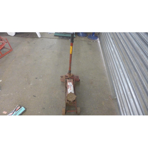 2344 - Garage items; car ramps, trolley jack, axle stands