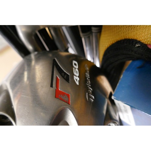 2243 - A quantity of assorted golf clubs including Taylormade R7 460 driver, Taylormade Burner 5 wood, Tayl... 