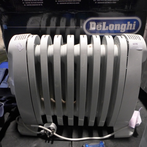 3070 - Delonghi Oil Filled Small Radiator   (313-416)   * This lot is subject to vat