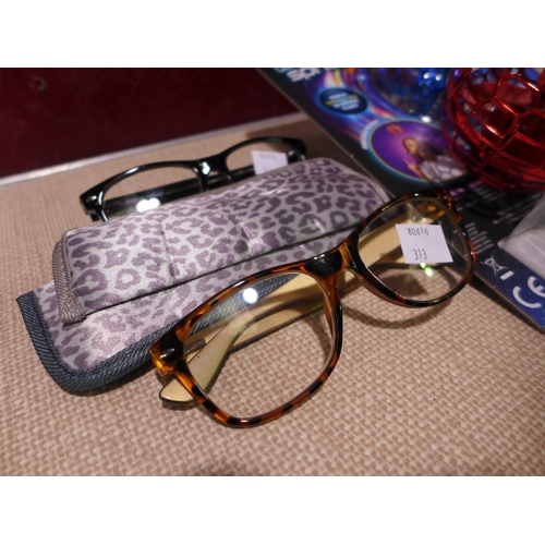 3159 - FGX Reading Glasses and two Wonder Sphere Spinner Balls      (313-391.,396* This lot is subject to v... 