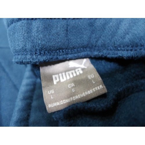 3161 - Assorted Men's Clothing incl: Puma & Umbro *This lot is subject to VAT