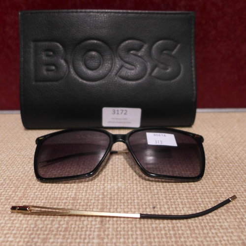 3172 - Hugo Boss Black Plastic Sunglasses - Damaged      (313-399)   * This lot is subject to vat