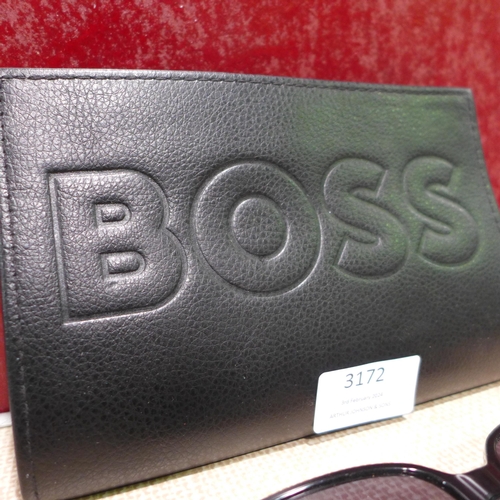 3172 - Hugo Boss Black Plastic Sunglasses - Damaged      (313-399)   * This lot is subject to vat