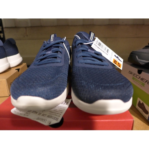 3196 - Pair of ladies navy Skechers, size UK 5.5. *This lot is subject to VAT