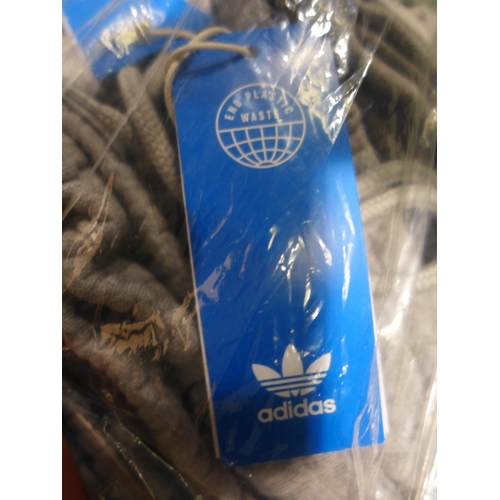 3199 - Five pairs of men's grey Adidas shorts - size L * this lot is subject to VAT