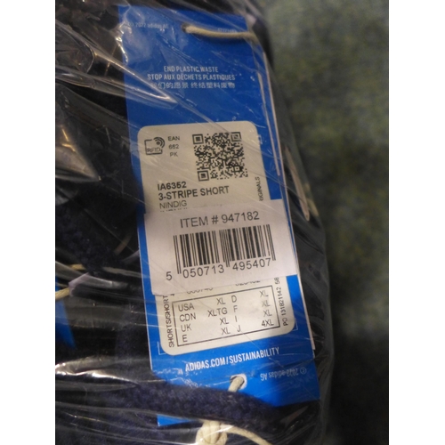 3202 - Five pairs of men's navy Adidas shorts - size XL * this lot is subject to VAT