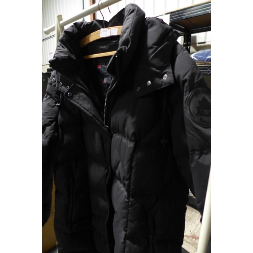 3228 - Pajar Canada Women's black Hooded Coat size XL. *This lot is subject to VAT