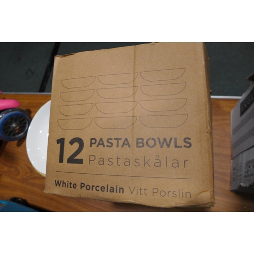 3239 - Pasta Bowls and Porcelain Side Dishes     (313-42,43)   * This lot is subject to vat