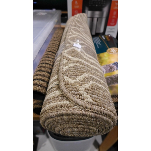 3246 - JVL Beige Infinity Mats and Multy Floor Runner (24