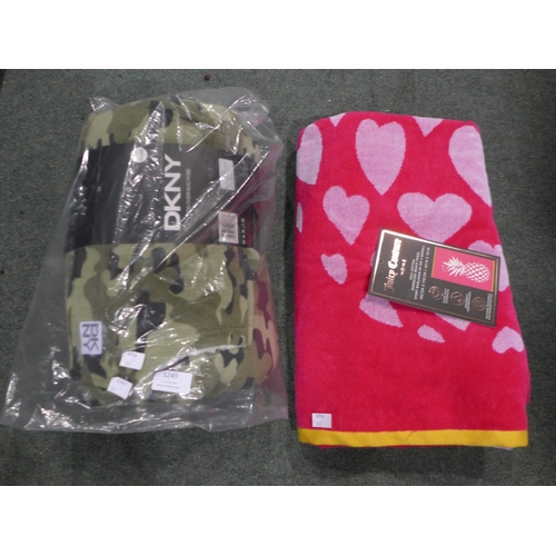 3249 - Dkny Kids Oversized Hoody (7-12 yrs) and a Juicy couture oversized beach towel (102cm/178cm)   (313-... 