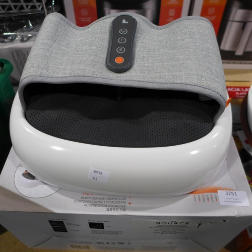 3251 - Sharper Image Accupressure Foot Massager        (313-113)   * This lot is subject to vat