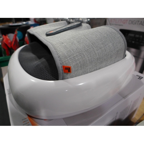 3251 - Sharper Image Accupressure Foot Massager        (313-113)   * This lot is subject to vat