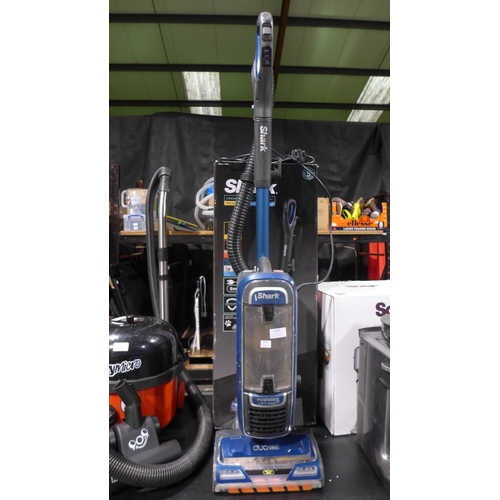 3308 - Shark Upright Vacuum Cleaner - Model Nz750Uktco, Original RRP £169.99 + vat           (313-86)   * T... 