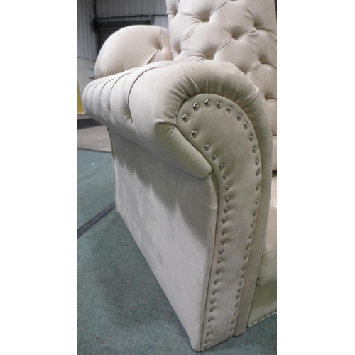 3351 - Fawn Tufted Corner Sofa with Feet & Spare Arm Cushions